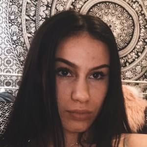 Meet your Posher, Leah